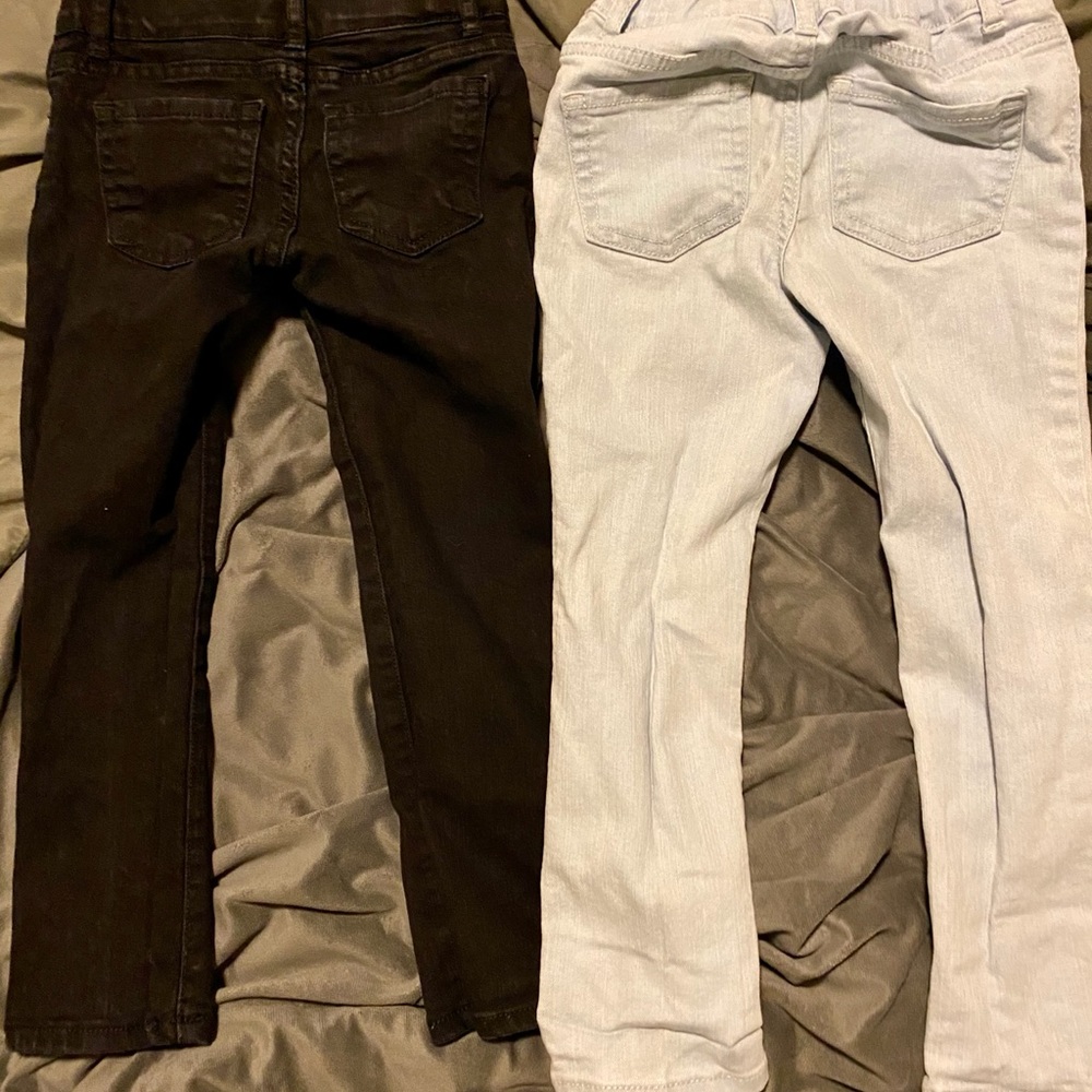 👖 2 pairs of 5T Skinny Jeans❣️🤩🤩 - Picture 2 of 4